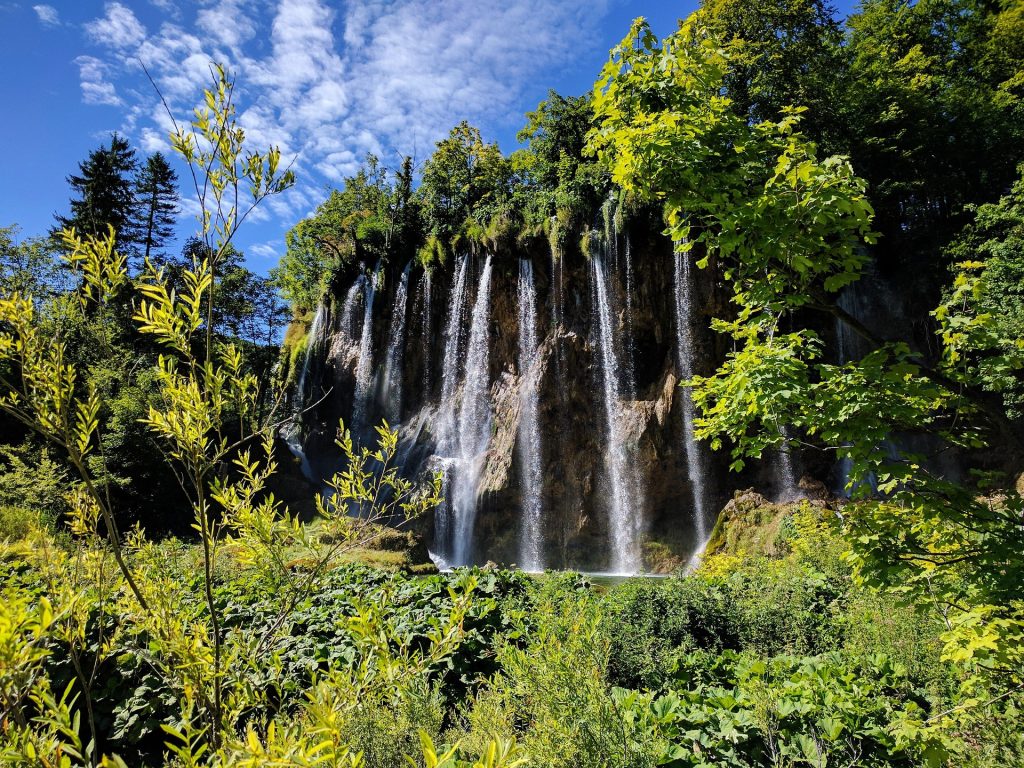 veliki slap waterfall plitvice lakes croatia largest waterfall scenic view