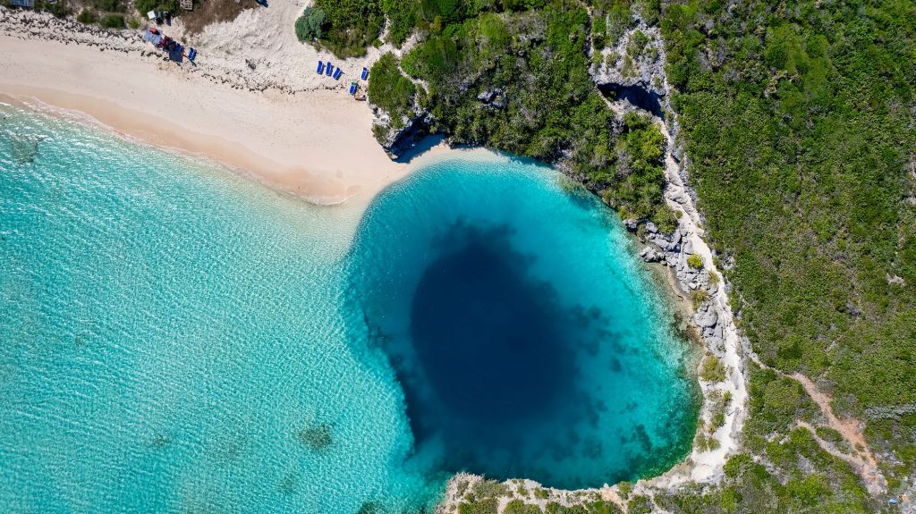Bahamas Travel Guide Dean’s Blue Hole on Long Island Bahamas deepest blue hole in the world with turquoise water
