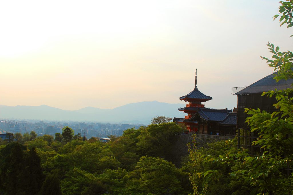 Kiyomizu-dera temple in Kyoto with panoramic views and traditional architecture – Kyoto travel guide