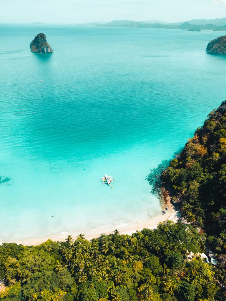 El Nido Palawan with turquoise lagoons, limestone cliffs, and tropical islands