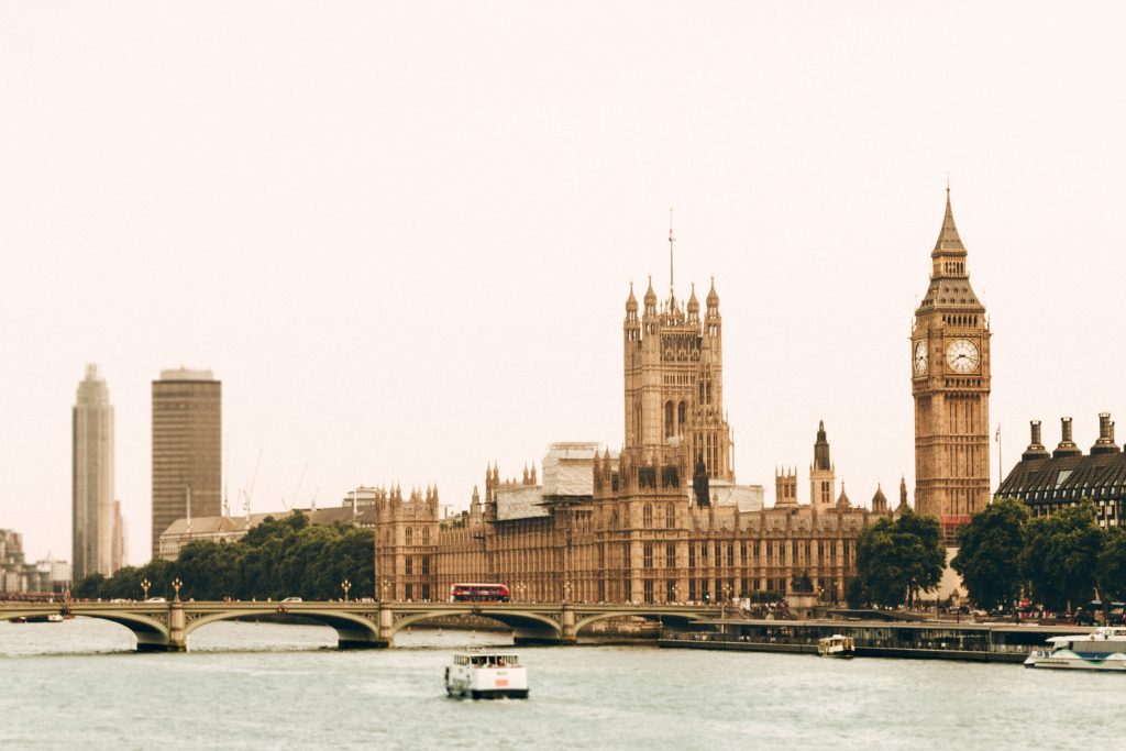 London travel guide skyline with Big Ben and Thames river view